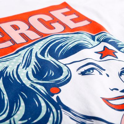 Camiseta de mujer, manga corta regular fit blanca/roja de wonder woman Dc Comics