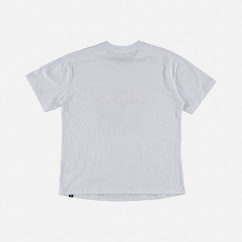 93117854-camiseta-mujer-anime-camiseta-iconica-2