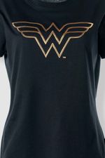 238314-camiseta-mujer-wonder-woman-core-camiseta-iconica-2.jpg