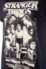 239058-camiseta-mujer-stranger-things-manga-corta-3